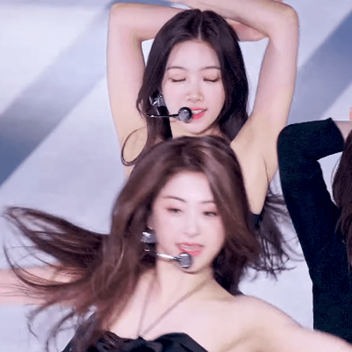 55르세라핌2.gif