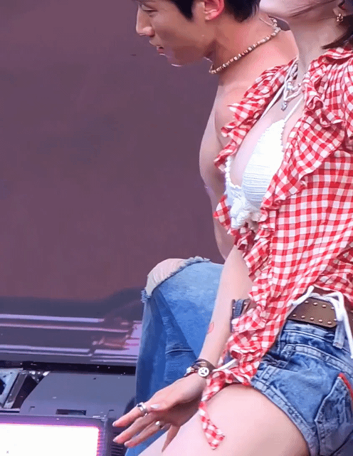 721권은비이번워터밤1.gif
