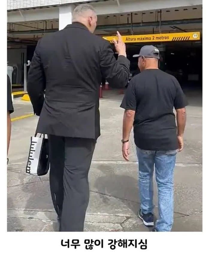 신부님이강해진이유5.jpeg