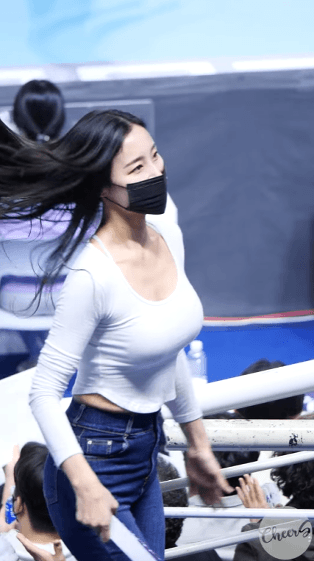 925이수진치어리더1.gif