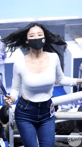 925이수진치어리더4.gif