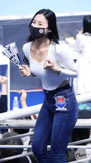 925이수진치어리더5.gif
