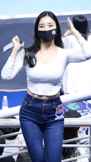 925이수진치어리더6.gif