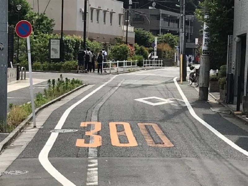 전방50m앞에풀악셀구간입니다1.jpg