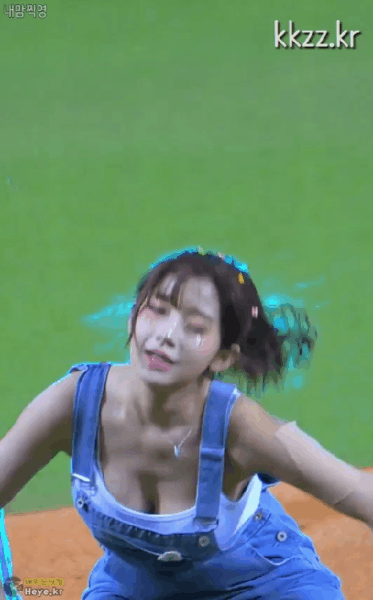 1013멜빵바지이주은1.gif