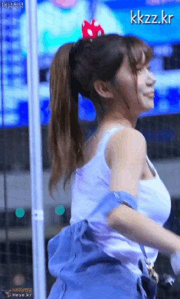 1013멜빵바지이주은4.gif