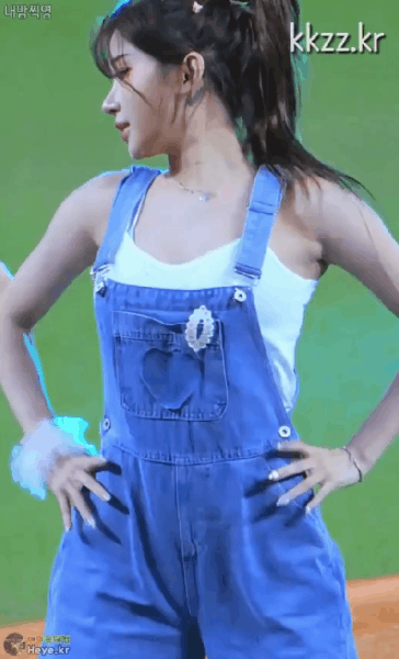 1013멜빵바지이주은5.gif